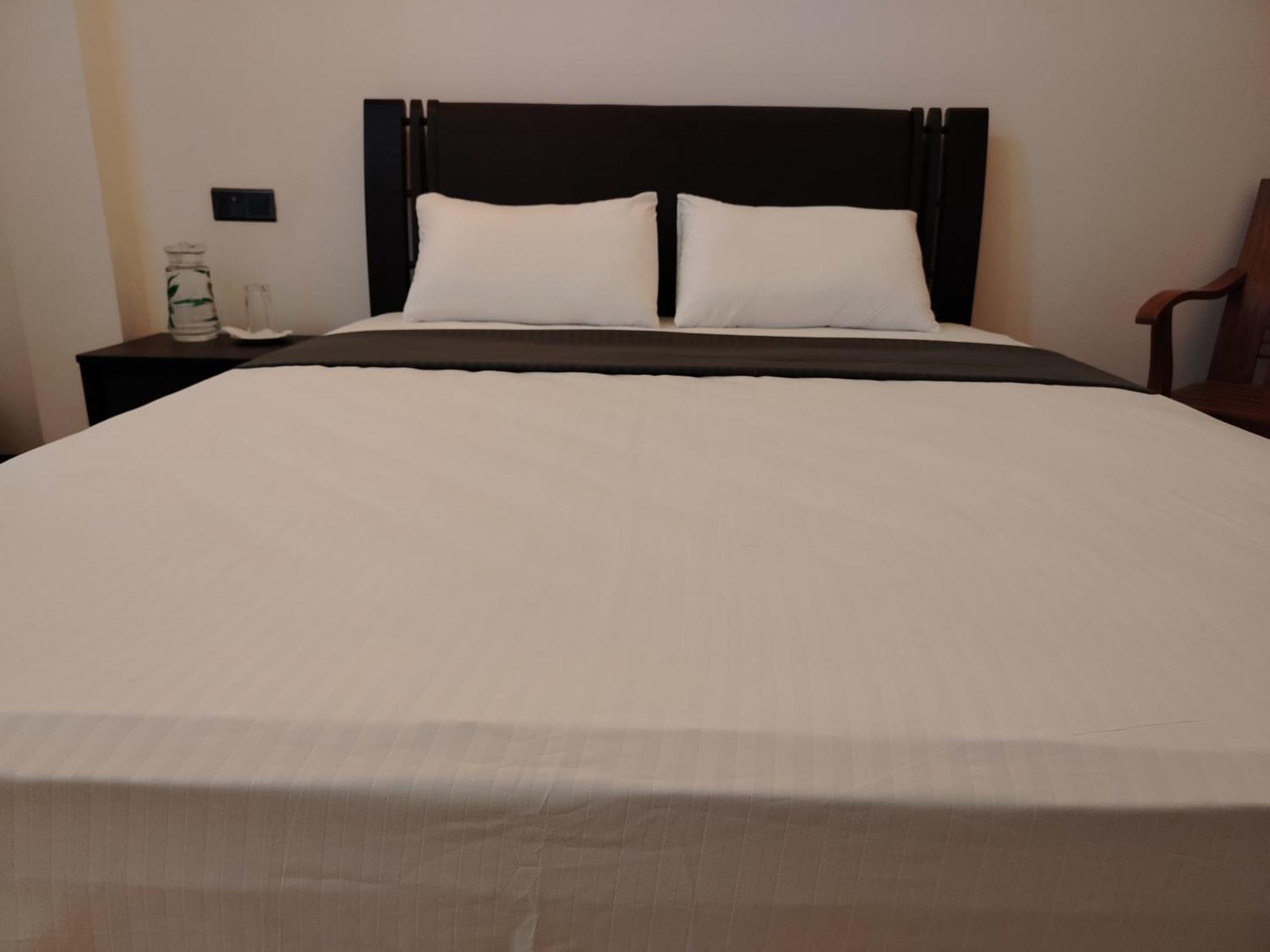 Diora Hotel Ratnapura Cameră foto